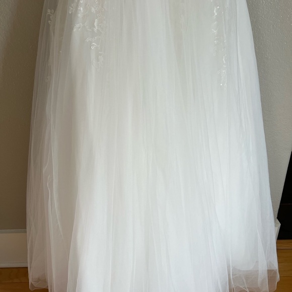 Height of Love White Embroidered Beaded Backless A-Line Gown - Picture 11 of 12